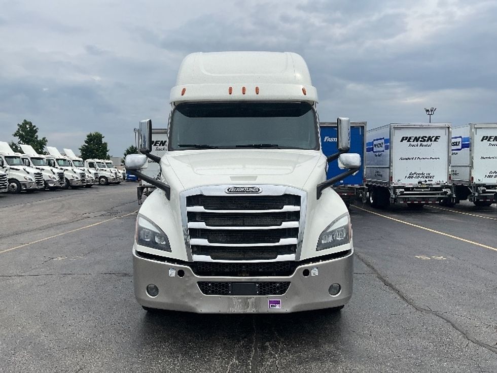 Sleeper Tractor-Heavy Duty Tractors-Freightliner-2019-T12664ST-Cambridge-ON-1,079,420\n\t\tkm-$ 67,250 - Image 2