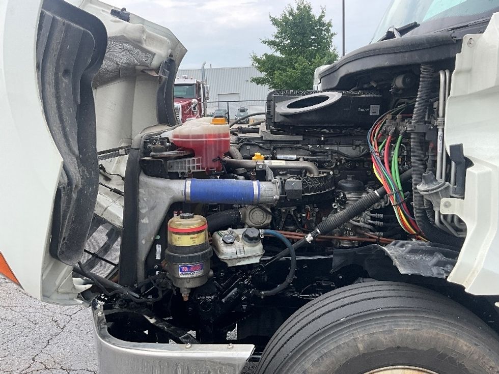 Sleeper Tractor-Heavy Duty Tractors-Freightliner-2019-T12664ST-Cambridge-ON-1,079,420\n\t\tkm-$ 67,250 - Image 21