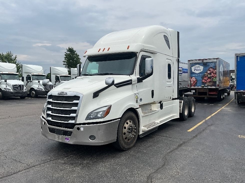 Sleeper Tractor-Heavy Duty Tractors-Freightliner-2019-T12664ST-Cambridge-ON-1,079,420\n\t\tkm-$ 67,250 - Image 3