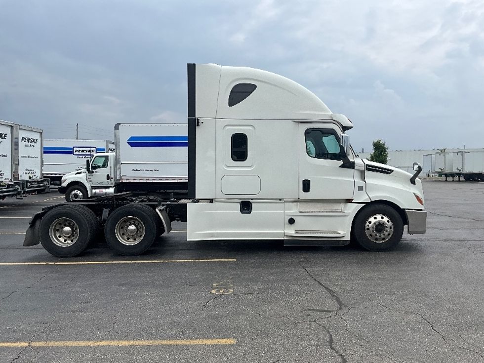 Sleeper Tractor-Heavy Duty Tractors-Freightliner-2019-T12664ST-Cambridge-ON-1,079,420\n\t\tkm-$ 67,250 - Image 8