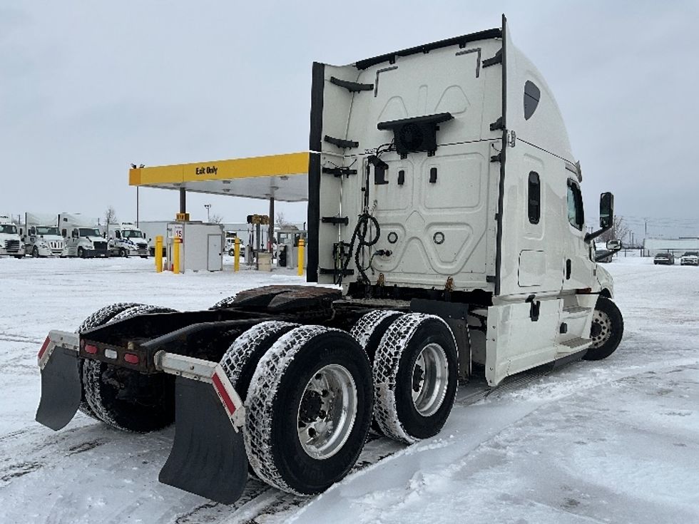 Sleeper Tractor-Heavy Duty Tractors-Freightliner-2019-T12664ST-Cambridge-ON-1,089,237\n\t\tkm-$ 56,000 - Image 7