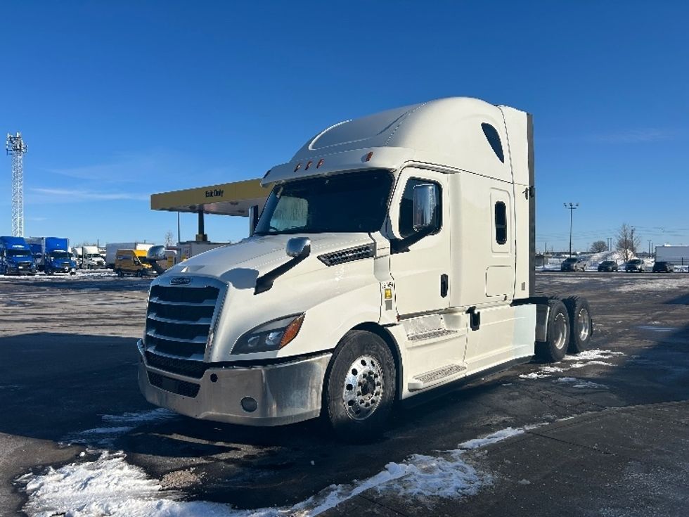 Sleeper Tractor-Heavy Duty Tractors-Freightliner-2019-T12664ST-Cambridge-ON-1,090,449\n\t\tkm-$ 56,000 - Image 3