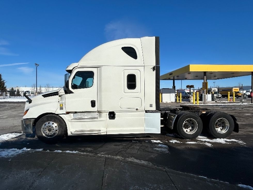 Sleeper Tractor-Heavy Duty Tractors-Freightliner-2019-T12664ST-Cambridge-ON-1,090,449\n\t\tkm-$ 56,000 - Image 4