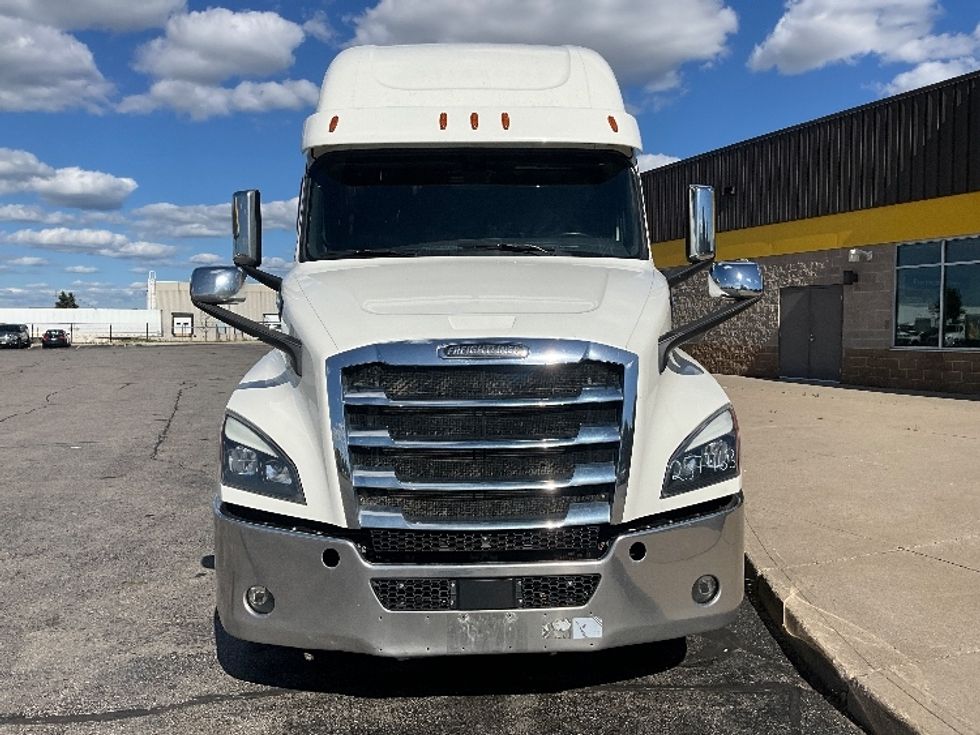 Sleeper Tractor-Heavy Duty Tractors-Freightliner-2019-T12664ST-Cambridge-ON-1,096,654\n\t\tkm-$ 66,500 - Image 2