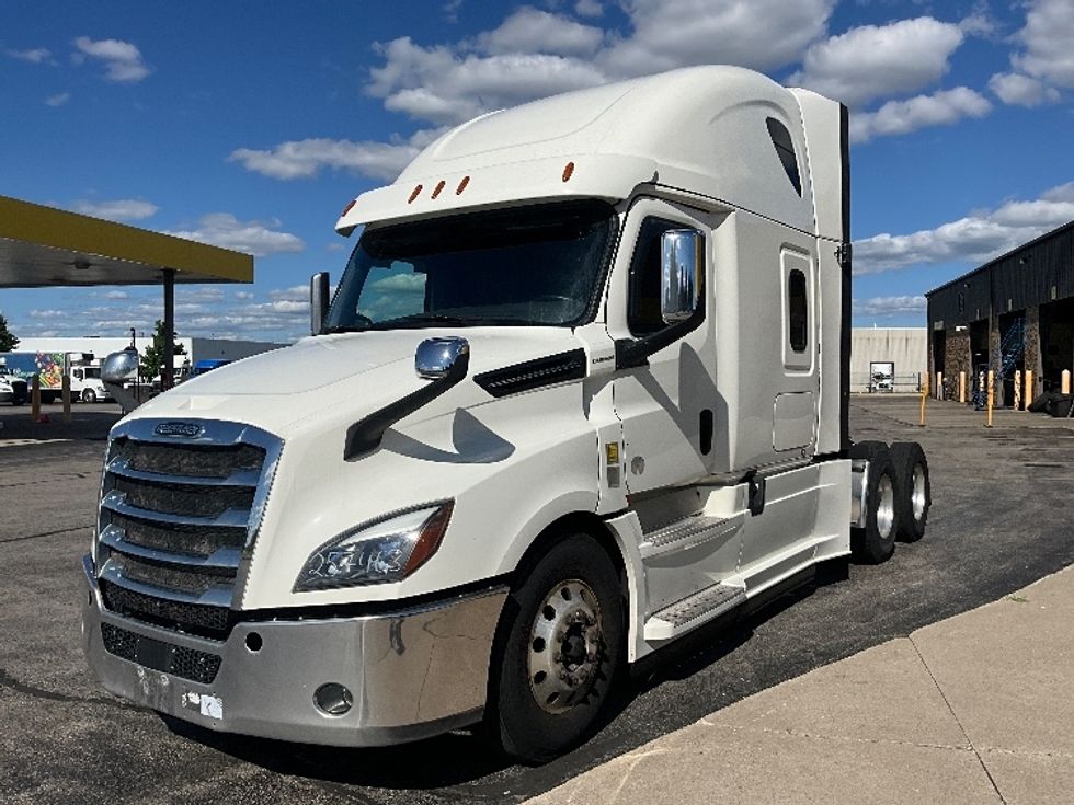 Sleeper Tractor-Heavy Duty Tractors-Freightliner-2019-T12664ST-Cambridge-ON-1,096,654\n\t\tkm-$ 66,500 - Image 3