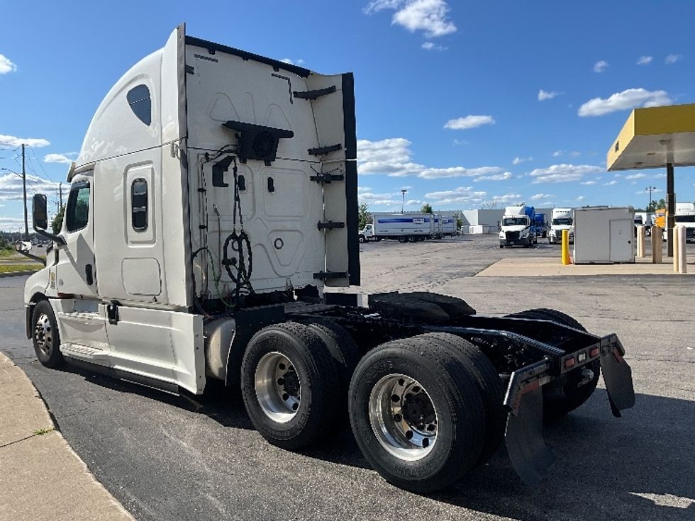 Sleeper Tractor-Heavy Duty Tractors-Freightliner-2019-T12664ST-Cambridge-ON-1,096,654\n\t\tkm-$ 66,500 - Image 5