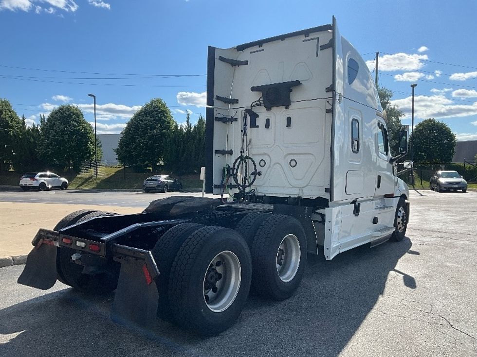Sleeper Tractor-Heavy Duty Tractors-Freightliner-2019-T12664ST-Cambridge-ON-1,096,654\n\t\tkm-$ 66,500 - Image 7