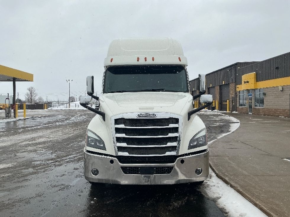 Sleeper Tractor-Heavy Duty Tractors-Freightliner-2019-T12664ST-Cambridge-ON-1,097,764\n\t\tkm-$ 55,500 - Image 2