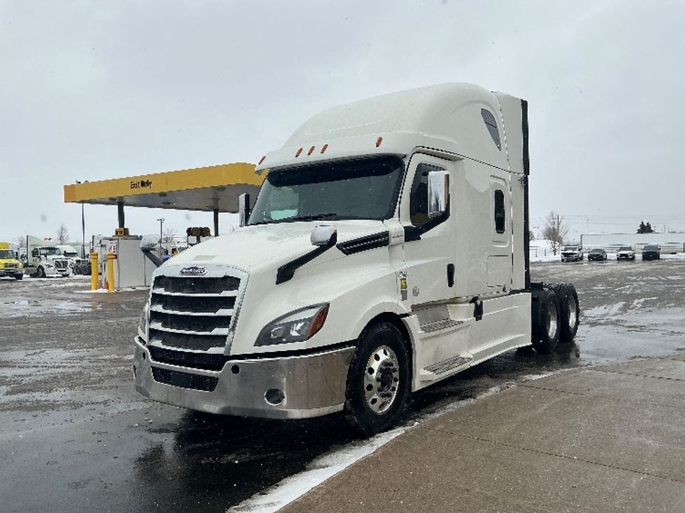Sleeper Tractor-Heavy Duty Tractors-Freightliner-2019-T12664ST-Cambridge-ON-1,097,764\n\t\tkm-$ 55,500 - Image 3