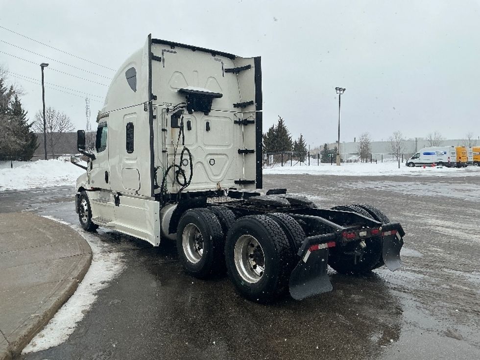 Sleeper Tractor-Heavy Duty Tractors-Freightliner-2019-T12664ST-Cambridge-ON-1,097,764\n\t\tkm-$ 55,500 - Image 5
