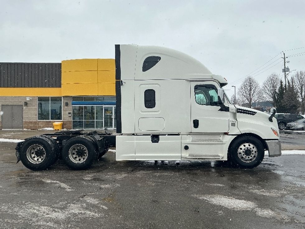 Sleeper Tractor-Heavy Duty Tractors-Freightliner-2019-T12664ST-Cambridge-ON-1,097,764\n\t\tkm-$ 55,500 - Image 8