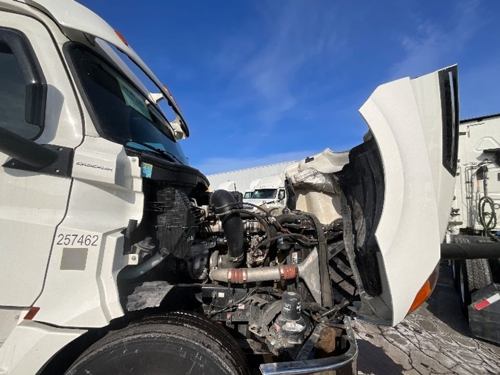 Sleeper Tractor-Heavy Duty Tractors-Freightliner-2019-T12664ST-Cambridge-ON-1,105,150\n\t\tkm-$ 55,250 - Image 20