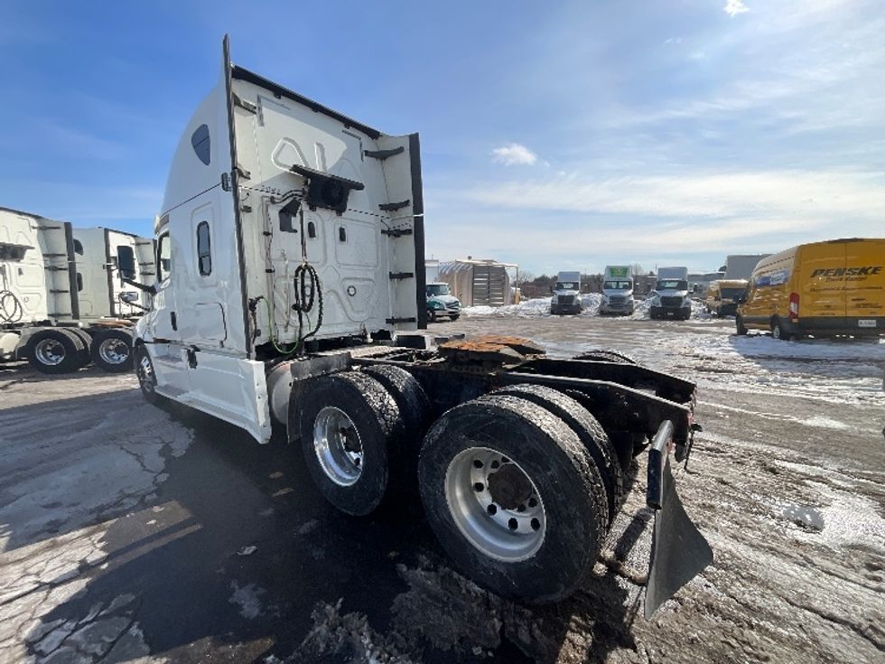 Sleeper Tractor-Heavy Duty Tractors-Freightliner-2019-T12664ST-Cambridge-ON-1,105,150\n\t\tkm-$ 55,250 - Image 5