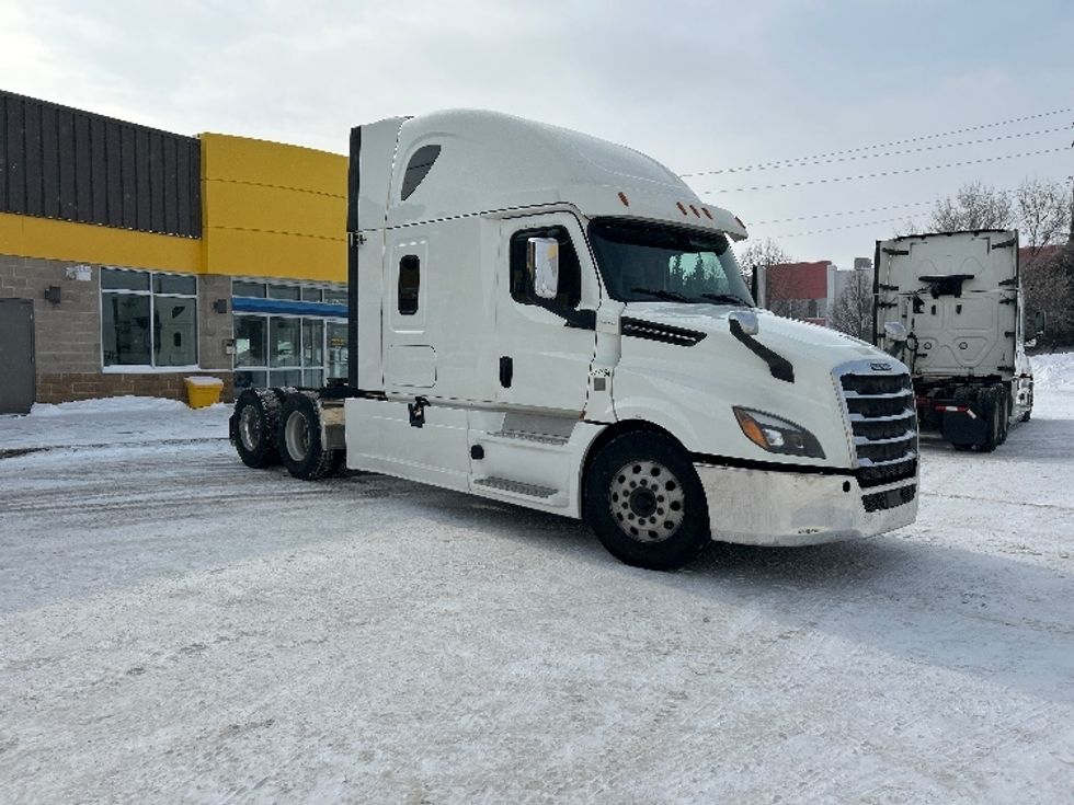 Sleeper Tractor-Heavy Duty Tractors-Freightliner-2019-T12664ST-Cambridge-ON-1,156,119\n\t\tkm-$ 51,750 - Image 1