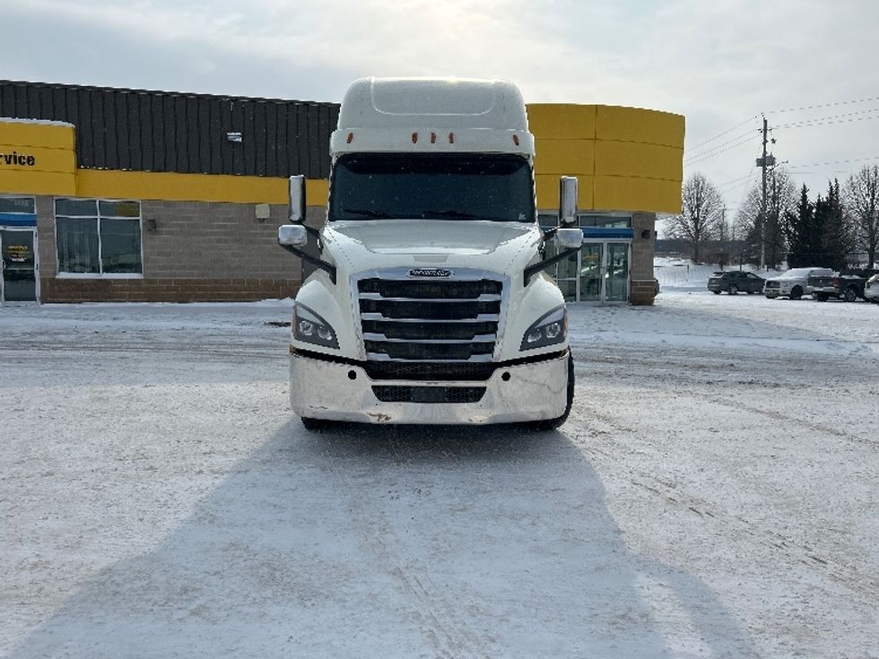 Sleeper Tractor-Heavy Duty Tractors-Freightliner-2019-T12664ST-Cambridge-ON-1,156,119\n\t\tkm-$ 51,750 - Image 2