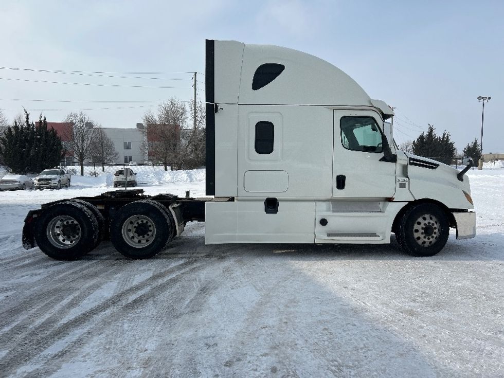 Sleeper Tractor-Heavy Duty Tractors-Freightliner-2019-T12664ST-Cambridge-ON-1,156,119\n\t\tkm-$ 51,750 - Image 8