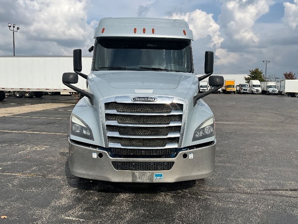 Sleeper Tractor-Heavy Duty Tractors-Freightliner-2019-T12664ST-Cambridge-ON-645,299\n\t\tkm-$ 68,750 - Image 2