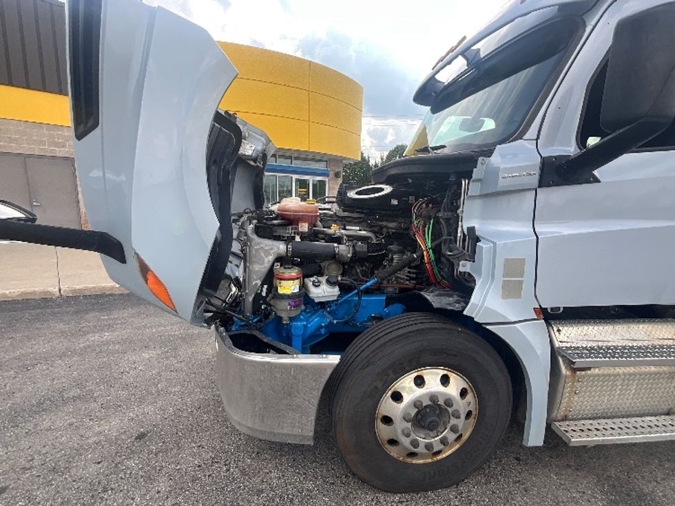 Sleeper Tractor-Heavy Duty Tractors-Freightliner-2019-T12664ST-Cambridge-ON-645,299\n\t\tkm-$ 68,750 - Image 21