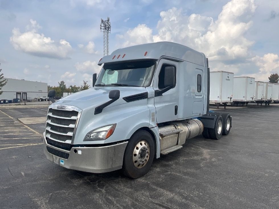 Sleeper Tractor-Heavy Duty Tractors-Freightliner-2019-T12664ST-Cambridge-ON-645,299\n\t\tkm-$ 68,750 - Image 3