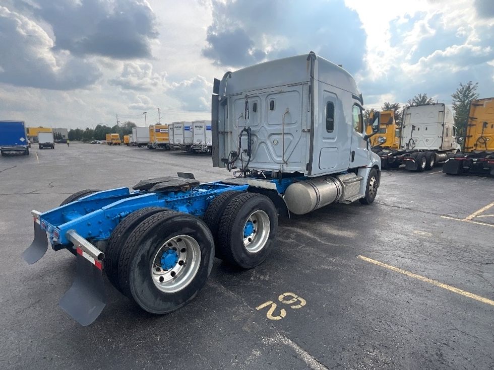 Sleeper Tractor-Heavy Duty Tractors-Freightliner-2019-T12664ST-Cambridge-ON-645,299\n\t\tkm-$ 68,750 - Image 7