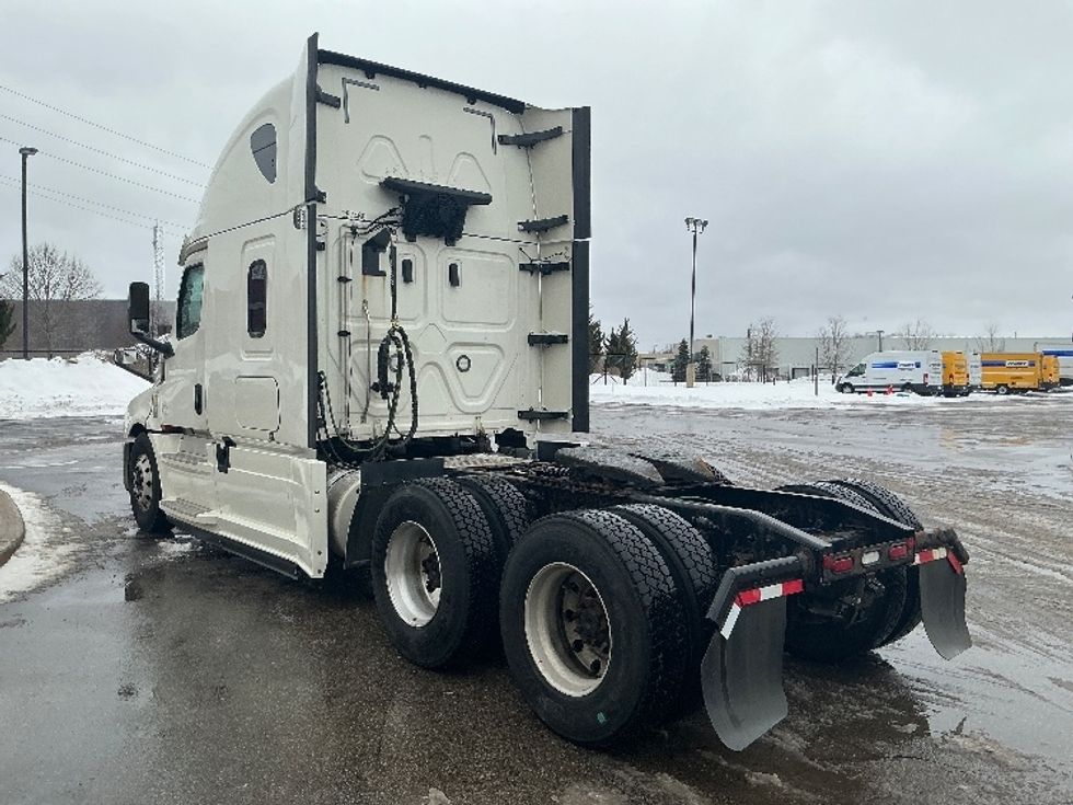 Sleeper Tractor-Heavy Duty Tractors-Freightliner-2019-T12664ST-Cambridge-ON-774,345\n\t\tkm-$ 70,500 - Image 5