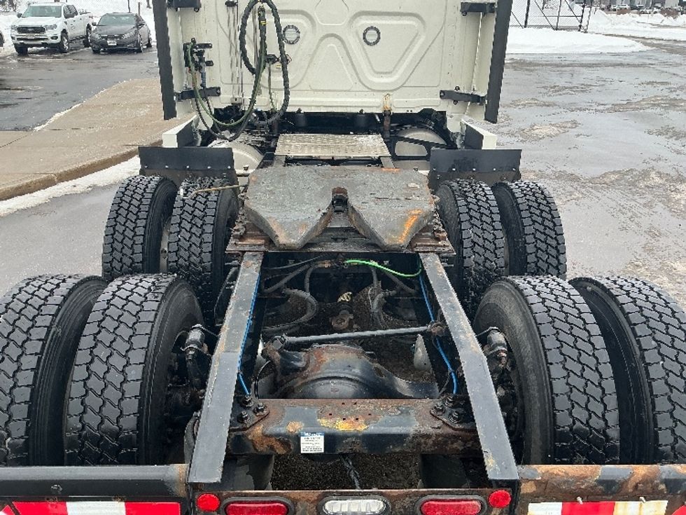 Sleeper Tractor-Heavy Duty Tractors-Freightliner-2019-T12664ST-Cambridge-ON-774,345\n\t\tkm-$ 70,500 - Image 6