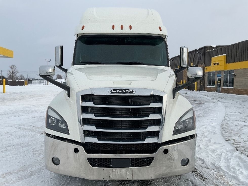 Sleeper Tractor-Heavy Duty Tractors-Freightliner-2019-T12664ST-Cambridge-ON-877,794\n\t\tkm-$ 66,000 - Image 2