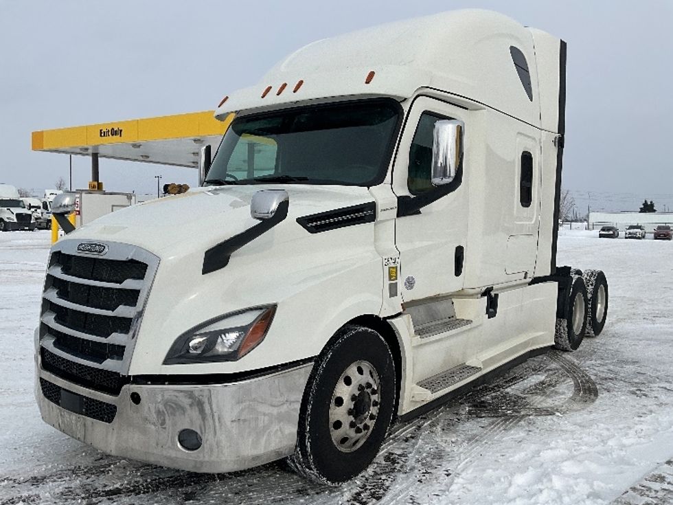 Sleeper Tractor-Heavy Duty Tractors-Freightliner-2019-T12664ST-Cambridge-ON-877,794\n\t\tkm-$ 66,000 - Image 3