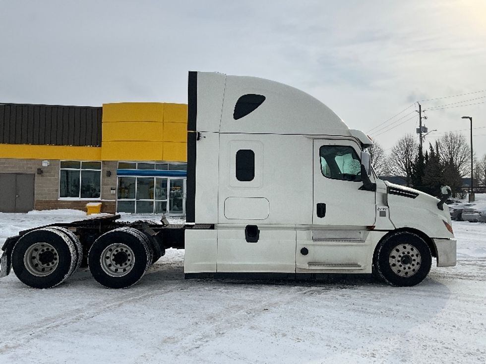 Sleeper Tractor-Heavy Duty Tractors-Freightliner-2019-T12664ST-Cambridge-ON-877,794\n\t\tkm-$ 66,000 - Image 8