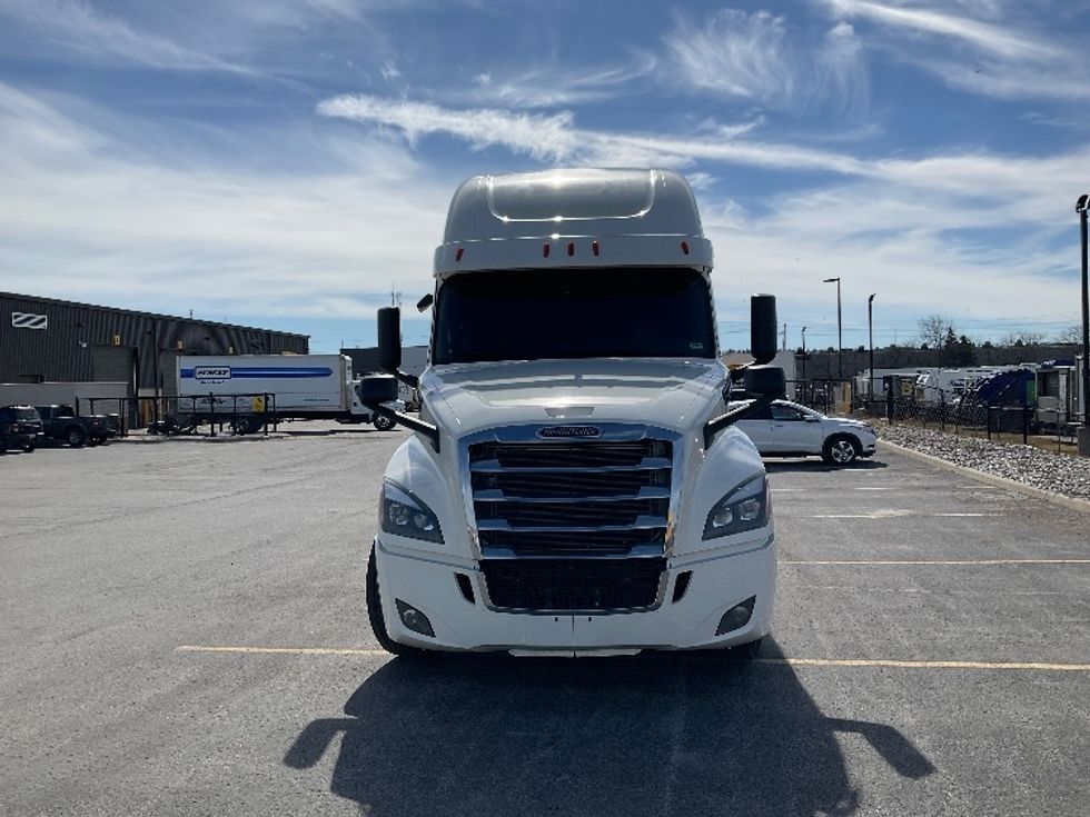 Sleeper Tractor-Heavy Duty Tractors-Freightliner-2019-T12664ST-Cambridge-ON-882,427\n\t\tkm-$ 61,250 - Image 2