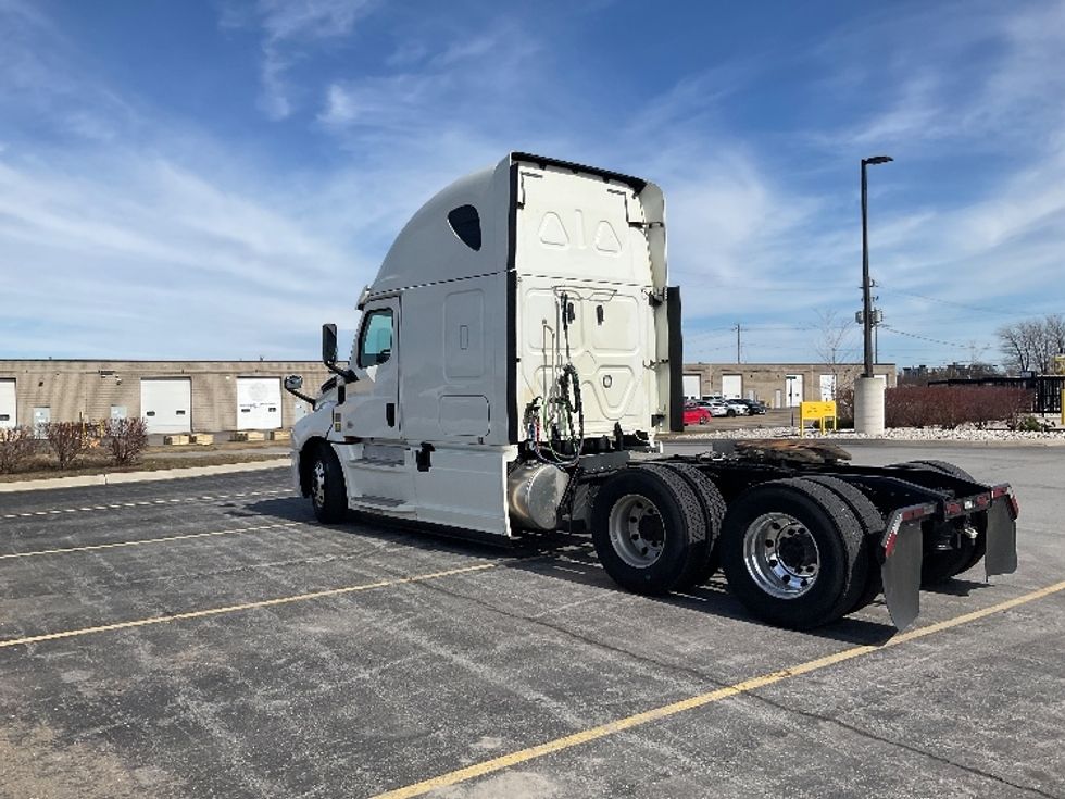 Sleeper Tractor-Heavy Duty Tractors-Freightliner-2019-T12664ST-Cambridge-ON-882,427\n\t\tkm-$ 61,250 - Image 5