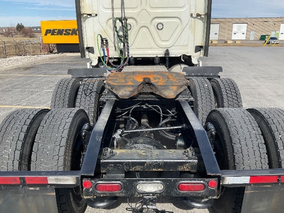 Sleeper Tractor-Heavy Duty Tractors-Freightliner-2019-T12664ST-Cambridge-ON-882,427\n\t\tkm-$ 61,250 - Image 6