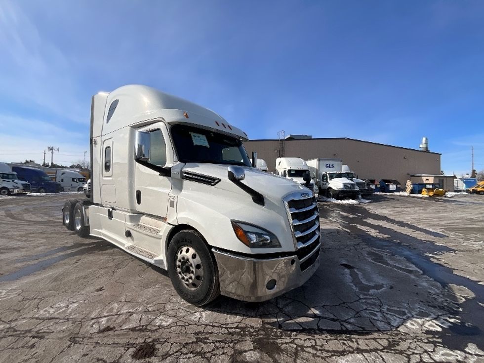 Sleeper Tractor-Heavy Duty Tractors-Freightliner-2019-T12664ST-Cambridge-ON-918,203\n\t\tkm-$ 64,500 - Image 1