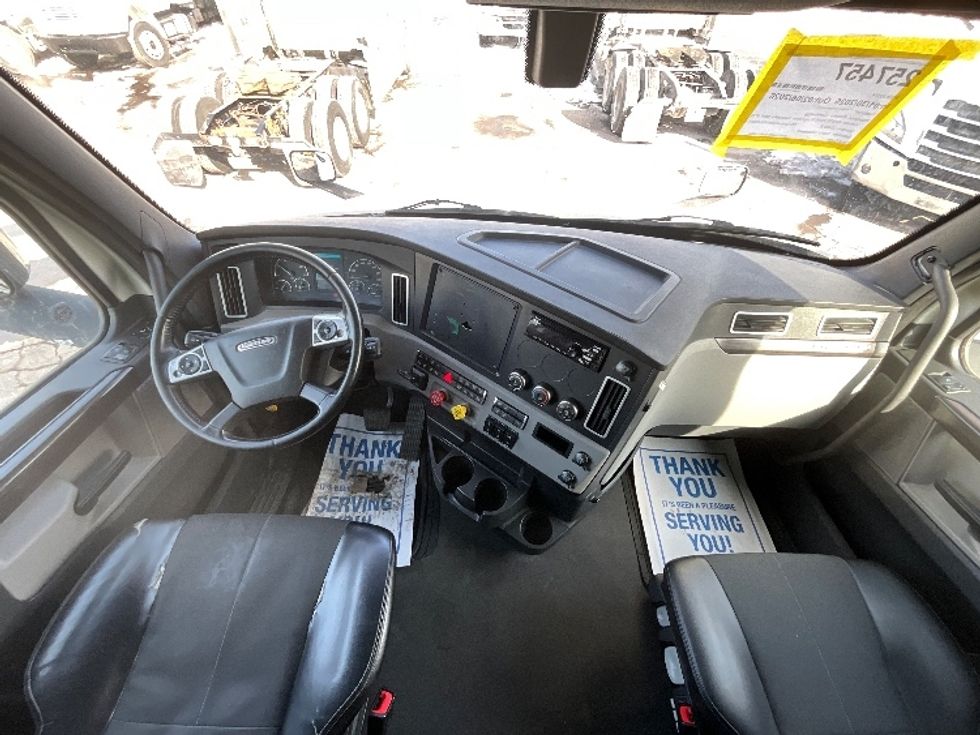 Sleeper Tractor-Heavy Duty Tractors-Freightliner-2019-T12664ST-Cambridge-ON-918,203\n\t\tkm-$ 64,500 - Image 12