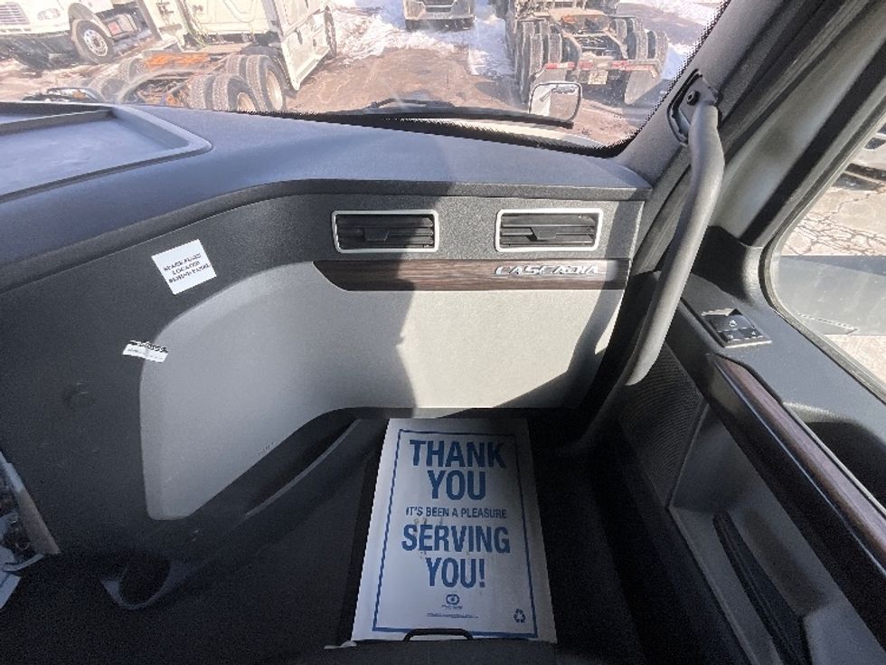 Sleeper Tractor-Heavy Duty Tractors-Freightliner-2019-T12664ST-Cambridge-ON-918,203\n\t\tkm-$ 64,500 - Image 14