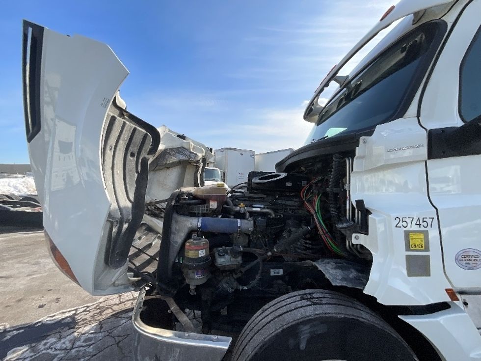 Sleeper Tractor-Heavy Duty Tractors-Freightliner-2019-T12664ST-Cambridge-ON-918,203\n\t\tkm-$ 64,500 - Image 21