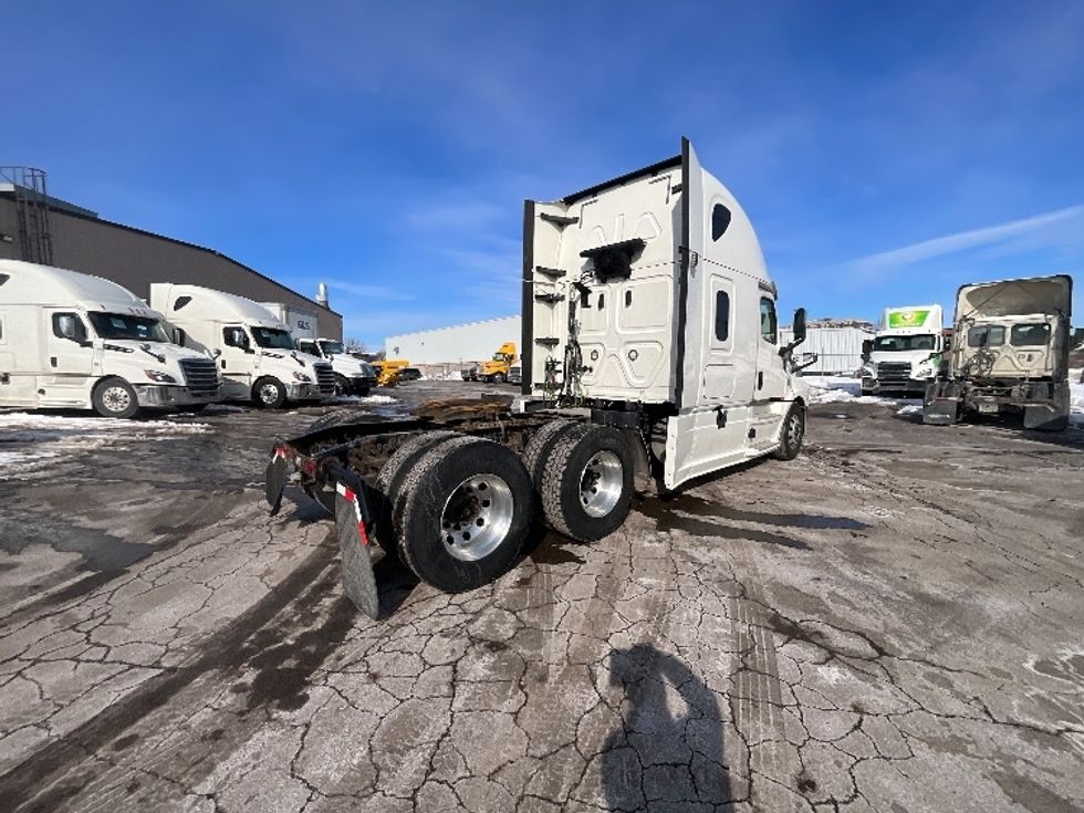 Sleeper Tractor-Heavy Duty Tractors-Freightliner-2019-T12664ST-Cambridge-ON-918,203\n\t\tkm-$ 64,500 - Image 7
