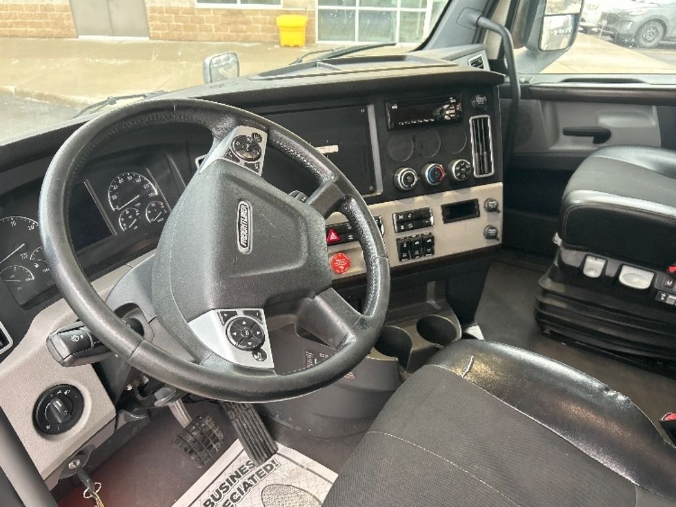 Sleeper Tractor-Heavy Duty Tractors-Freightliner-2019-T12664ST-Cambridge-ON-946,205\n\t\tkm-$ 62,750 - Image 10