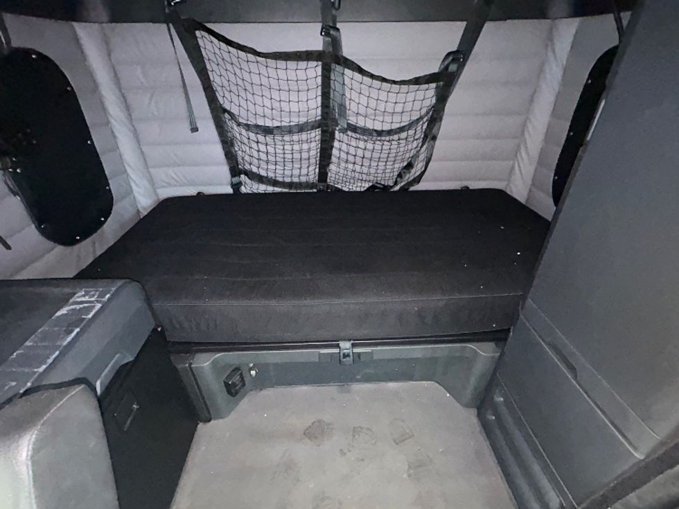 Sleeper Tractor-Heavy Duty Tractors-Freightliner-2019-T12664ST-Cambridge-ON-946,205\n\t\tkm-$ 62,750 - Image 15