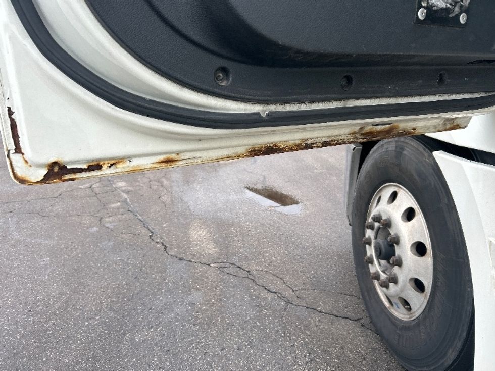 Sleeper Tractor-Heavy Duty Tractors-Freightliner-2019-T12664ST-Cambridge-ON-946,205\n\t\tkm-$ 62,750 - Image 21