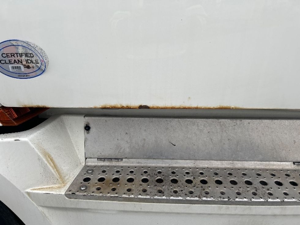 Sleeper Tractor-Heavy Duty Tractors-Freightliner-2019-T12664ST-Cambridge-ON-946,205\n\t\tkm-$ 62,750 - Image 22