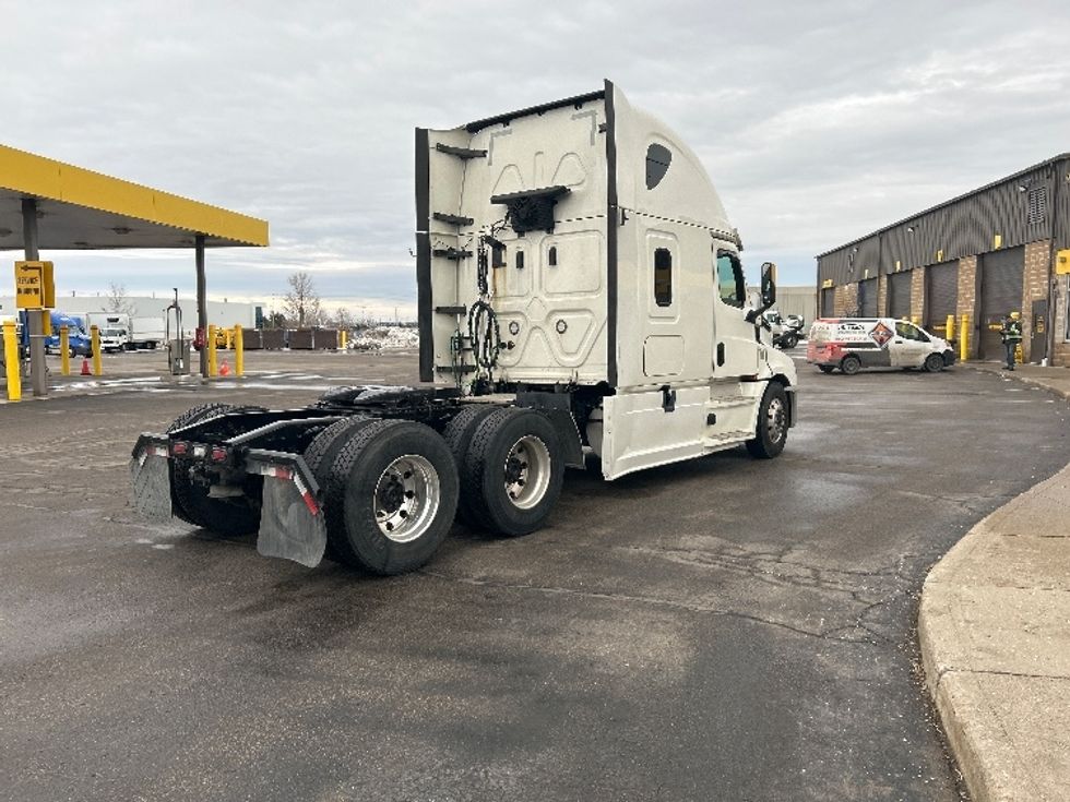 Sleeper Tractor-Heavy Duty Tractors-Freightliner-2019-T12664ST-Cambridge-ON-946,205\n\t\tkm-$ 62,750 - Image 7
