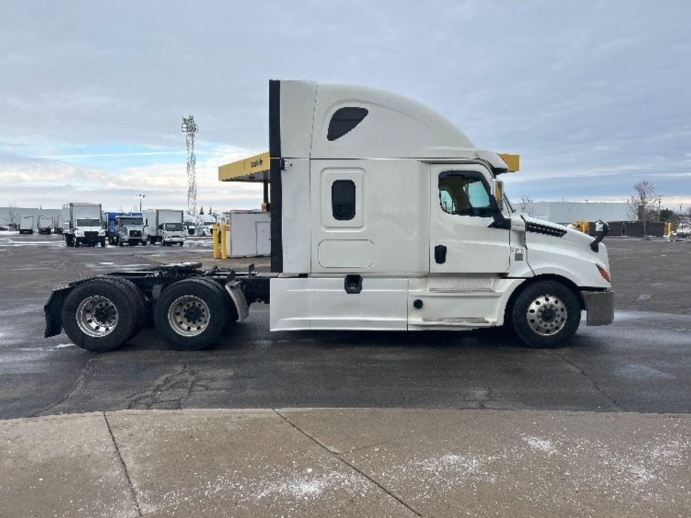 Sleeper Tractor-Heavy Duty Tractors-Freightliner-2019-T12664ST-Cambridge-ON-946,205\n\t\tkm-$ 62,750 - Image 8