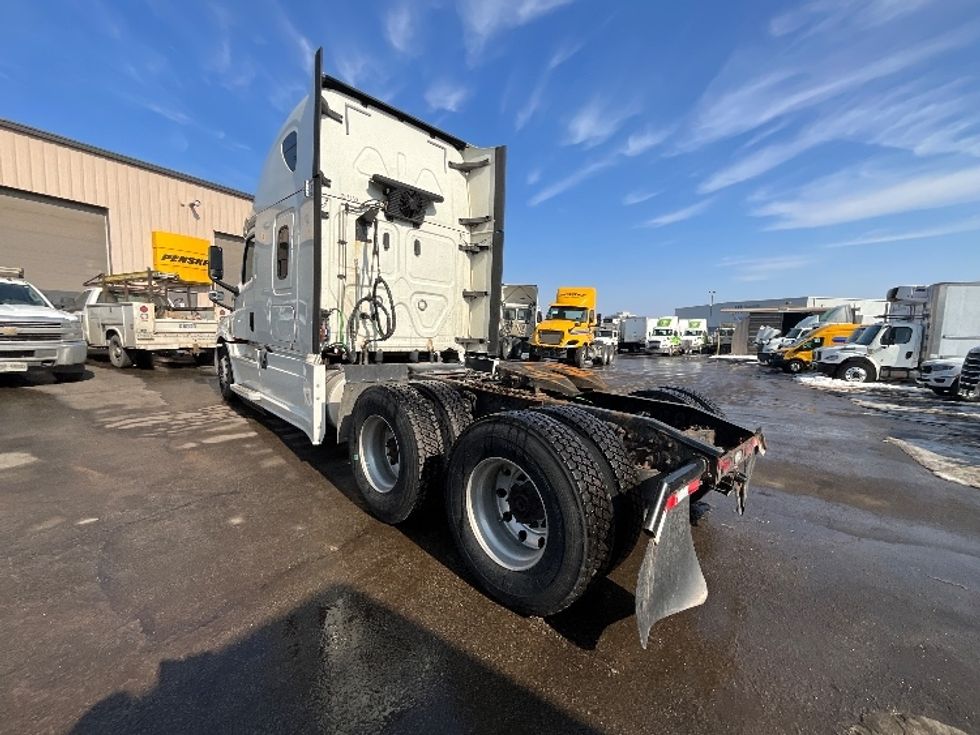 Sleeper Tractor-Heavy Duty Tractors-Freightliner-2019-T12664ST-Cambridge-ON-949,610\n\t\tkm-$ 62,750 - Image 5