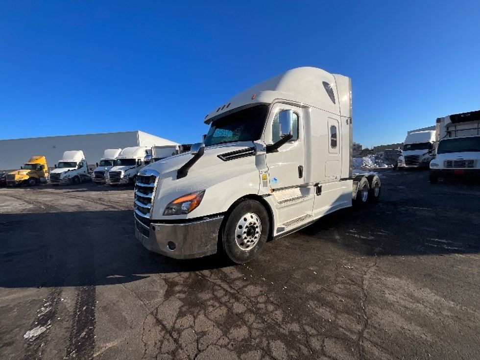 Sleeper Tractor-Heavy Duty Tractors-Freightliner-2019-T12664ST-Cambridge-ON-967,091\n\t\tkm-$ 62,000 - Image 3