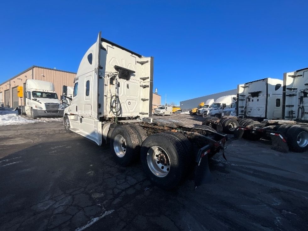 Sleeper Tractor-Heavy Duty Tractors-Freightliner-2019-T12664ST-Cambridge-ON-967,091\n\t\tkm-$ 62,000 - Image 5