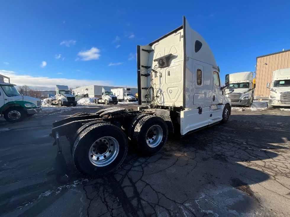 Sleeper Tractor-Heavy Duty Tractors-Freightliner-2019-T12664ST-Cambridge-ON-967,091\n\t\tkm-$ 62,000 - Image 7