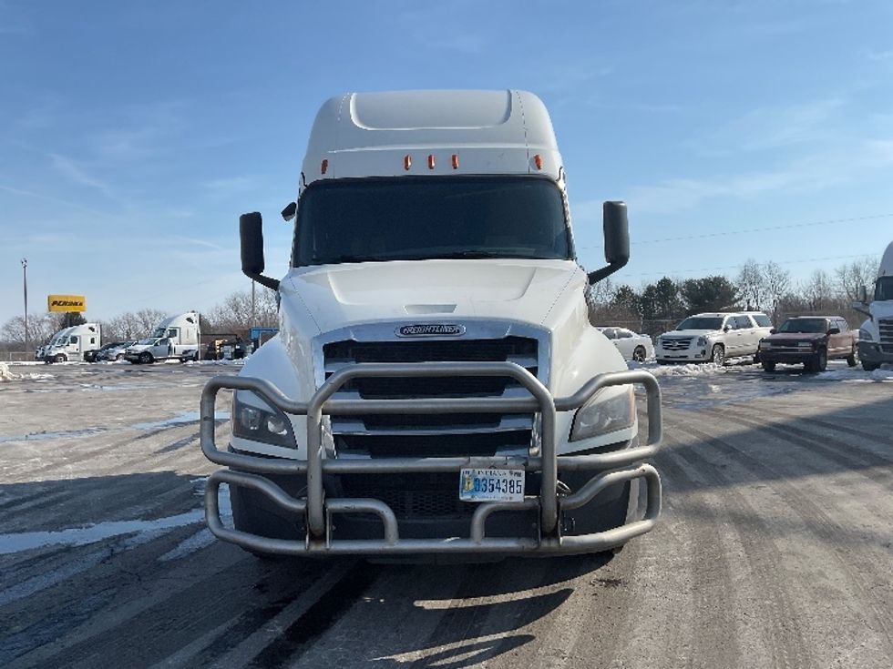 Sleeper Tractor-Heavy Duty Tractors-Freightliner-2019-T12664ST-Canton-OH-433,165\n\t\tmiles-$ 52,250 - Image 2