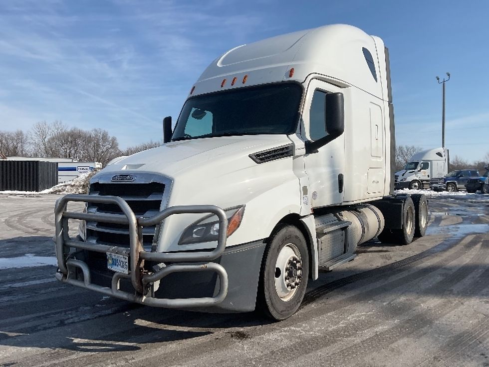 Sleeper Tractor-Heavy Duty Tractors-Freightliner-2019-T12664ST-Canton-OH-433,165\n\t\tmiles-$ 52,250 - Image 3