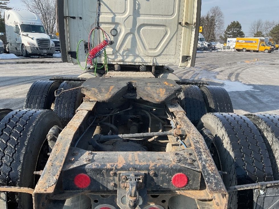 Sleeper Tractor-Heavy Duty Tractors-Freightliner-2019-T12664ST-Canton-OH-433,165\n\t\tmiles-$ 52,250 - Image 6